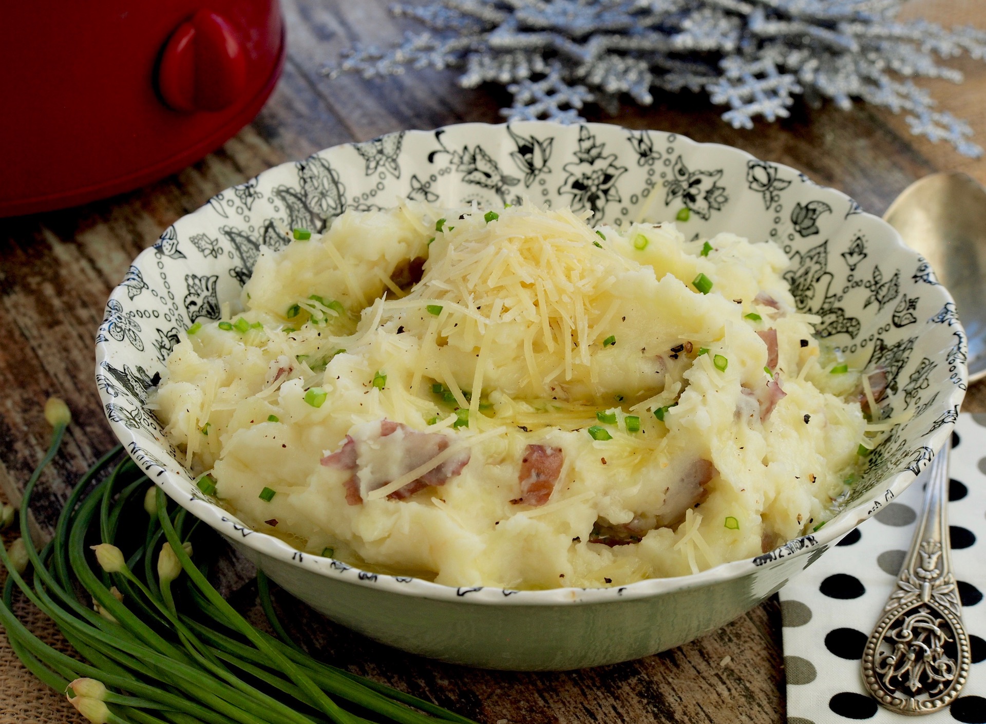 Three Cheese and Garlic Crockpot Mashed Potatoes