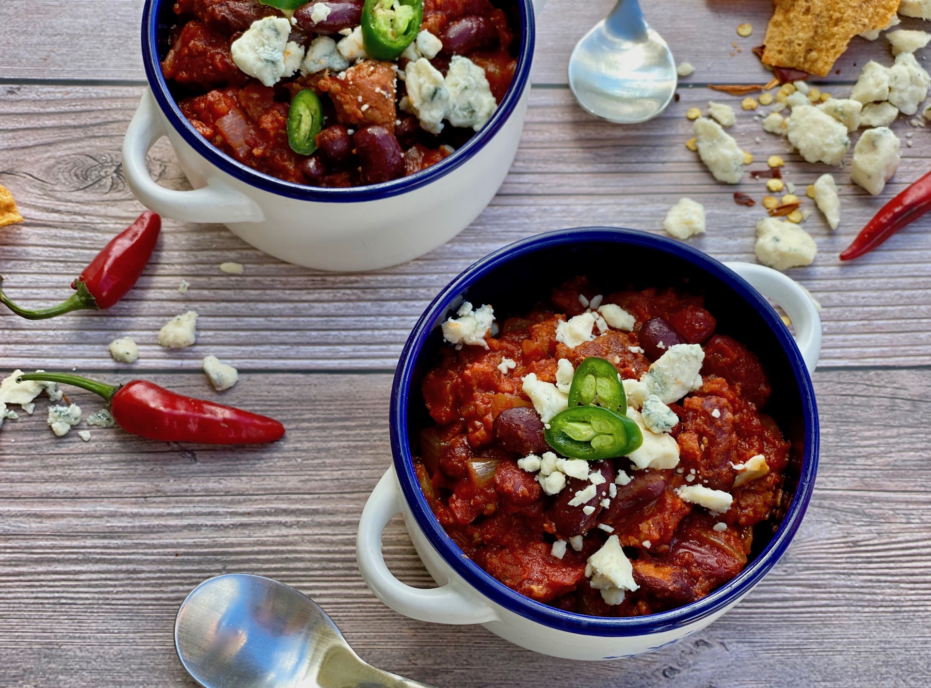 Quick Smoky-Flavored Chili with Blue Cheese
